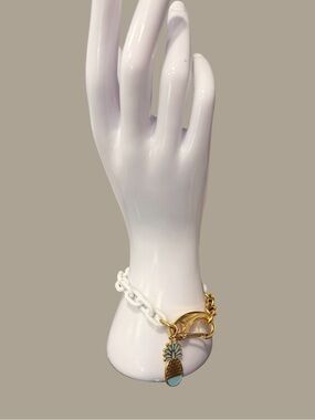 NWOT! White Chain Link Pineapple Charm Bracelet Gold Tone Tropical Bracelet